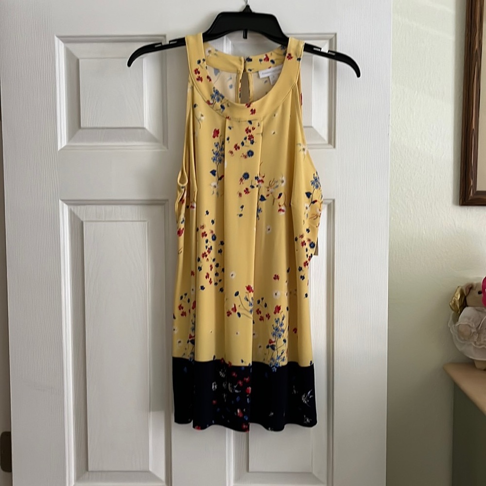 Women’s sleeveless blouse